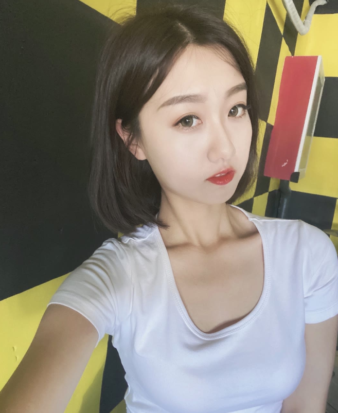 上上普陀年轻橙色的小妹