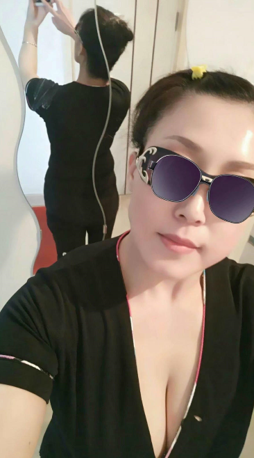 还是喜欢玩性价比高的丰乳肥臀的熟女，泻火专业